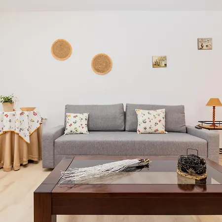 Apartment & El Acebo By Urbanhosting